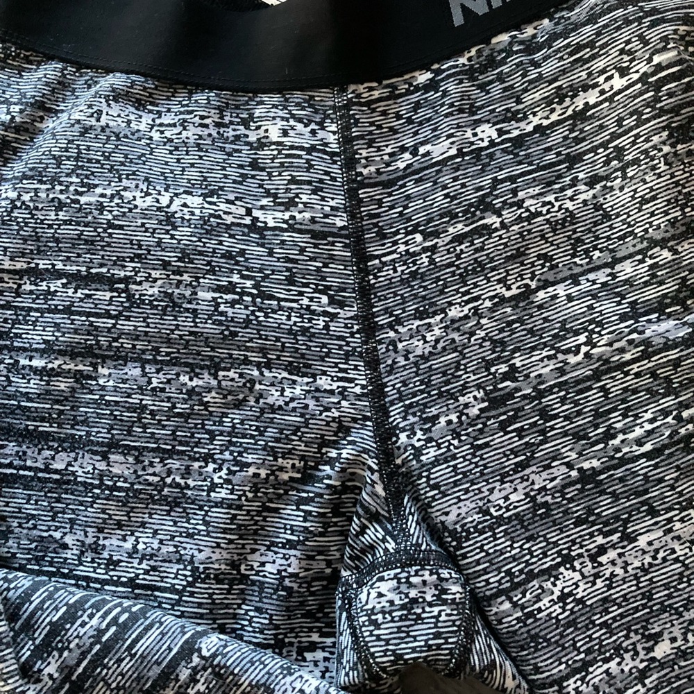 Nike pro workout leggings